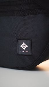 Fertig - Sakai Black Sling Bag - Tas Selempang Pria Hitam Simple Muat Banyak