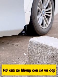 Miếng dán chống va đập bảo vệ góc cửa xe ô tô có logo các hãng xe Miếng dán góc xe chất liệu cao su chống trầy xước