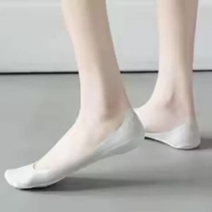 Womens ice silk boat socks thin design anti slip and anti drop shallow mouth invisible socks cotton bottom short socks