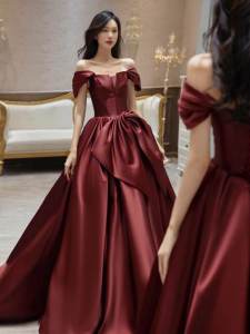 Elegant Strapless Evening Gown For Special Occasions