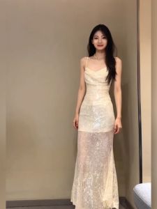 ชุดเดรสยาวสายเดี่ยวประดับเลื่อมสีสันสดใสสำหรับผู้หญิงไซส์ใหญ่ ชุดราตรีย้อนอายุ ชุดทำงานสไตล์เกาหลี ชุดทำงานฤดูร้อน