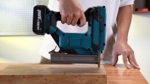 Động cơ chổi than không dây F10 F30 Máy dập móng tay chạy điện F30 588vf mưa làm móng chạy điện F15/F20/F25/F30 (không đinh 100) 2 bánh răng cho Dập ghim đồ nội thất Makita dụng cụ làm mộc cho pin Makita 18V