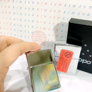 Bật lửa hộp quẹt ZIPPO màu Trắng Bạc đáy La Mã loại trơn bóng Kim Ánh nhập hàng cao cấp vỏ bằng đồng có dán tem đỏ