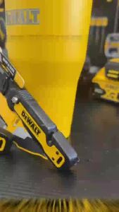DeWalt | DEWALT DWHT10992 Foldable Utility Box Cutter Quick Change Blade Pocket Knife with Internal Spare Blade Storage