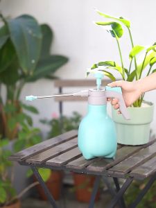 ถังสเปรย์ฉีดยา สีพาสเทล พลาสติกอย่างดี ปรับหัวได้ ขนาด 1 ลิตร