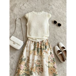 Elegant Stylish White Knit Top Printed Skirt Two-Piece Set