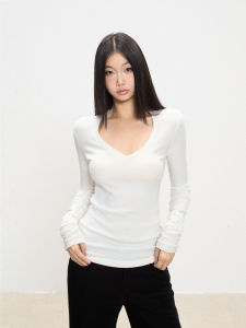 withmin | Slim Fitted V-Neck Bell Sleeve Tunic Sweater