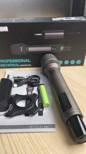 New Professional Wireless Microphone Clear Audio Portable Rechargeable Wireless Mic
