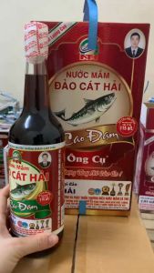 Combo 2 Chai Nước mắm truyền thống Ủ chum (Dành cho người ăn nhạt) và Nước mắm Cao Đạm 650ml/chai