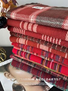 ผ้าพันคอสีแดง ผ้าพันคอสีแดงลายสก็อต ผ้าพันคอสีแดงสำหรับผู้ชายและผู้หญิง ผ้าพันคอสีแดงสำหรับฤดูหนาว ผ้าพันคอสีแดงสำหรับงานปีใหม่