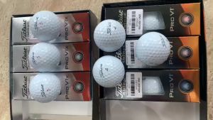 Bóng golf Titleist Pro V1  và  Pro V1X   chính hãng 100%  golf balls mẫu mới 2023 ( Hộp nhỏ 3 quả )