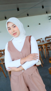 Setelan Wanita Bahan Scuba Kombinasi Rompi & Rok Panjang Muslimah Menyusui Outfit Kekinian 2026