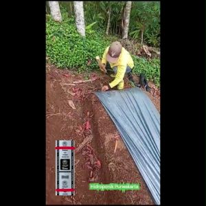 Plastik Mulsa Hitam Perak Penutup Tanah Bedengan 1 Roll Lebar 120 cm Panjang 500 meter Cap Bunga