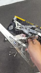 Gác chân sau malay exciter 150 TQ6 MS19