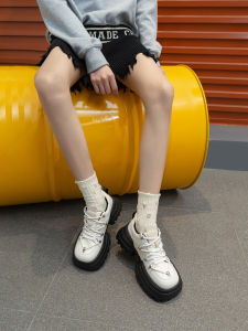 รองเท้าผ้าใบส้นหนาสำหรับผู้หญิงในฤดูใบไม้ร่วงและฤดูหนาว รองเท้าบู๊ตกันหนาวแบบสวมหัวกลม สวมใส่สบาย พื้นยาง ผลิตจากหนัง PU