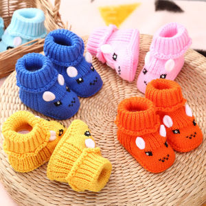 Hand Knitted Soft Bottom Shoes for Baby Boys And Girls Protective Footwear for Newborns And Toddlers Spring Autumn Season
