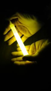 Que phát sáng Glory phát sáng trong bóng tối Que dài 15cm (Vàng) (1 que)