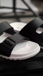 Khamzo Sandal Pria Casual Slide Slop Premium Terbaru Kekinian Sendal Cowok K14 Hitam Putih