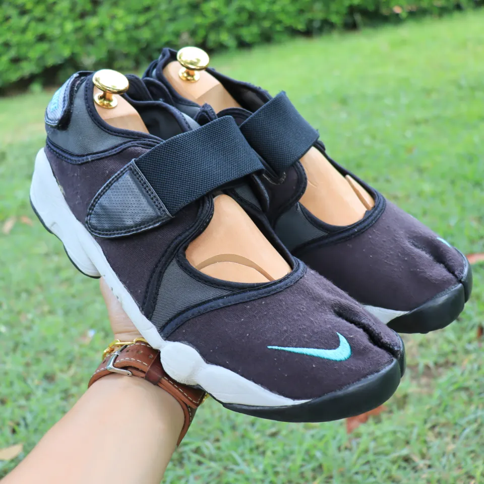 ส่งฟรี 10Us 28cm 44Eu Nike Air Rift – Black/Mint Pre-owned