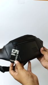 DWANMIS 155 | Waistbag Pria Bahan Kulit Sintetis | Tas Selempang Pria Merk DM | Sling bag Pria Pinggang