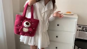 Túi tote Học Sinh Hình Gấu Dâu Tây Cỡ Lớn vải nhung lông mềm mịn phong cách Hàn Quốc dễ thương