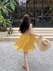 ชุดเดรสยาวคอวีแขนกุดผ้าชีฟองสีเหลืองสำหรับฤดูร้อน ชุดเดรสชายหาดสไตล์นางฟ้า ชุดเดรสคอวีแขนกุดสีขาวสำหรับฤดูร้อน