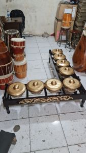 bonang kenong besi nada doremi 8 nada + meja