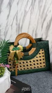 INDOPARCEL - Tas Hampers Lebaran Anyaman Pandan Handle Kayu Kombinasi Anyaman Bambu Bungkus Kemasan Tas Kado Goodie Bag Hari Raya Idul Fitri Viral Terbaru