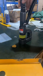 Máy đột thuỷ lực cầm tay SYD-32  chuyên dụng cho thợ  hàng nội địa cao cấp