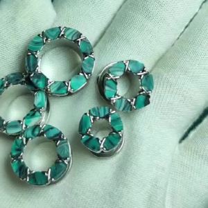 1PC Surgical Steel Whit Many Mix Green White Black Stone Ear Tunnels&Plugs Expander Weight Ear Gauges Stretchers Earring Saddle