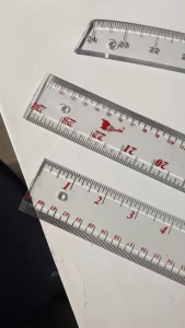 ไม้บรรทัดพลาสติก ยาว18-24นิ้ว วาดเขียนแบบ โครงสร้างใหญ่ ทนทานไม่หักง่าย ขอบไม่คมบาดมือ วัดความยาวและตีเส้น YC