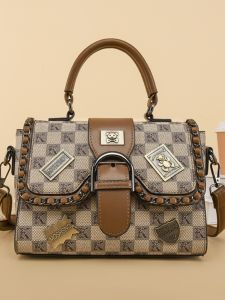 Trendy Fashionable Genuine Leather Womens Handbag 2025 New Style Classy Shoulder Crossbody Bag Versatile Badge Embellished