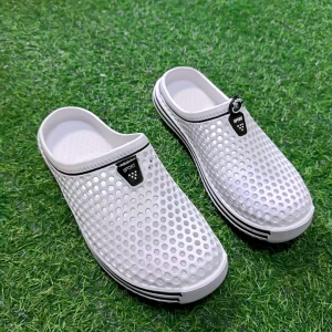 NS รองเท้าแตะชาย รองเท้าผู้ชาย รองเท้าชายหาดรองเท้ารองเท้าแตะระบายอากาศ size 36-45 รองเท้าแตะ แบบสลิปออน กันน้ำ ใส่ได้ทั้งชายและหญิง รองเท้าแตะคู่รักสไตล์เกาหลี พร้อมส่ง รองเท้าแตะผู้ชาย รองเท้าแตะแบบลำลอง