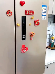 คลิปหนีบแม่เหล็กติดตู้เย็นได้ คลิปแม่เหล็ก คลิปหนีบกระดาษโน๊ต หนีบเก็บขนมเครื่องมือในครัวเรือน คละสีส่ง