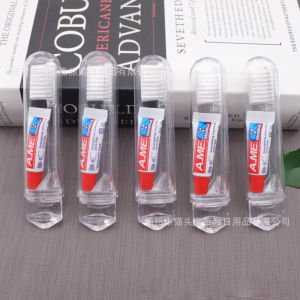 แปรงสีฟันพับได้แบบพกพา ขนนุ่ม แปรงสีฟันแบบเดี่ยว พร้อมยาสีฟัน ชุดทำความสะอาดร่องฟัน ขนาดเล็ก ใช้ได้ตลอดทั้งปี