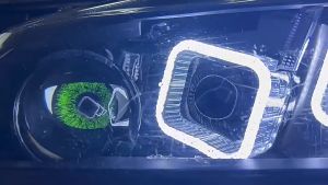 Lampu LED Dinamis 3 Inci untuk Mobil Mata Setan Modifikasi Lensa Multi Mode Tampilan Stylish dan Modern