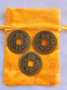กระเป๋าใส่เหรียญเงินบริสุทธิ์ Qianlong Tongbao กระเป๋าใส่เหรียญวัสดุผ้าแบบคลาสสิกสำหรับตกแต่งบ้าน สไตล์เรขาคณิตแบบคลาสสิก