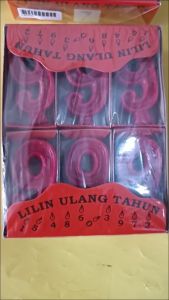 Lilin Angka MERAH WINA: Pilihan Terbaik untuk Anak-Anak & Taruna\\n\\n Apa Itu Lilin Angka MERAH WINA?\\n\\nLilin Angka MERAH WINA adalah produk unggulan yang dirancang khusus untuk memenuhi kebutuhan pembelajaran dan hiburan bagi anak-anak dan taruna. Dengan desain yang menarik dan warna merah cerah, Lilin Angka MERAH WINA menjadi pilihan tepat untuk melengkapi aktivitas belajar menghitung dan bermain.\\n\\n Keunggulan Lilin Angka MERAH WINA\\n\\nLilin Angka MERAH WINA memiliki beberapa keunggulan yang menjadikannya pilihan tepat bagi orang tua dan taruna:\\n\\n- Desain yang menarik dan mudah digunakan\\n- Terbuat dari bahan berkualitas dan aman untuk anak-anak\\n- Harga terjangkau dan sangat murah dibandingkan produk serupa\\n\\n Spesifikasi Produk\\n\\nLilin Angka MERAH WINA tersedia dalam paket 12pc, yang mencakup angka 0 hingga 9 dan simbol matematika (+, -, x, dan ÷). Setiap lilin angka memiliki ukuran yang sama dan mudah dinyalakan.\\n\\n Cara Menggunakan Lilin Angka MERAH WINA\\n\\nBerikut ini adalah beberapa tips penggunaan Lilin Angka MERAH WINA:\\n\\n Tips Penggunaan untuk Anak-Anak\\n\\nUntuk anak-anak, Lilin Angka MERAH WINA dapat digunakan sebagai alat pendidikan yang interaktif dan menarik. Orang tua dapat mengajarkan konsep dasar matematika sambil menggunakan lilin angka sebagai media visual.\\n\\n Tips Penggunaan untuk Taruna\\n\\nTaruna dapat menggunakan Lilin Angka MERAH WINA sebagai alat untuk belajar dan bereksperimen dengan konsep matematika yang lebih kompleks. Selain itu, Lilin Angka MERAH WINA juga dapat digunakan sebagai hiasan dekoratif atau elemen seni kreatif.\\n\\n Manfaat Lilin Angka MERAH WINA\\n\\n Manfaat untuk Anak-Anak\\n\\nLilin Angka MERAH WINA memiliki manfaat yang signifikan bagi anak-anak dalam pembelajaran matematika, seperti:\\n\\n- Meningkatkan pemahaman konsep dasar matematika\\n- Melatih keterampilan motorik halus melalui manipulasi lilin angka\\n- Meningkatkan daya imajinasi dan kreativitas\\n\\n Manfaat untuk Taruna\\n\\nTaruna juga dapat mendapatkan manfaat dari penggunaan Lilin Angka MERAH WINA, seperti:\\n\\n- Menyediakan alat belajar yang interaktif dan menarik\\n- Meningkatkan pemahaman konsep matematika yang lebih kompleks\\n- Mendukung perkembangan kreativitas dan inovasi\\n\\n Lilin Angka MERAH WINA vs Produk Serupa\\n\\n Perbandingan Harga & Kualitas\\n\\nLilin Angka MERAH WINA menawarkan harga yang sangat kompetitif dibandingkan produk serupa di pasaran. Meskipun harganya murah, kualitas Lilin Angka MERAH WINA tetap terjamin dan aman untuk anak-anak.\\n\\n Perbandingan Fitur & Keunggulan\\n\\nLilin Angka MERAH WINA memiliki beberapa keunggulan dibandingkan produk serupa, seperti:\\n\\n- Desain yang menarik dan mudah digunakan\\n- Terbuat dari bahan berkualitas dan aman untuk anak-anak\\n- Harga terjangkau dan sangat murah dibandingkan produk serupa\n}