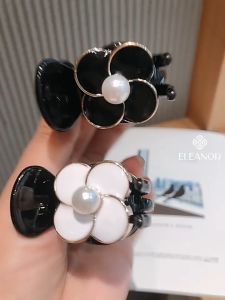 Kẹp tóc nữ Eleanor Accessories kẹp càng cua hình hoa đính ngọc trai nhân tạo phụ kiện tóc 6133