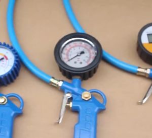 ที่เติมลมยางรถ ระดับความดัน เครื่องเติมลมยาง เครื่องวัดความดันลมยางแบบดิจิตอล+หัวเติมลม เกจ์วัดลม+เติมลม 0-220 PSI 0-16Bar สายเติมลมหัวทองแดง ยาว36cm