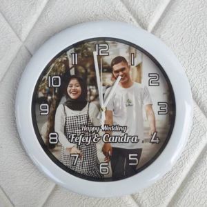 Ukuran diameter 30 cm Jam dinding kaca foto logo instansi sekolah partai kantor gift hadiah kado souvenir custom cewek cowok ultah ulang tahun natal pernikahan wedding wisuda graduation event doorprize KKN unik murah aesthetic