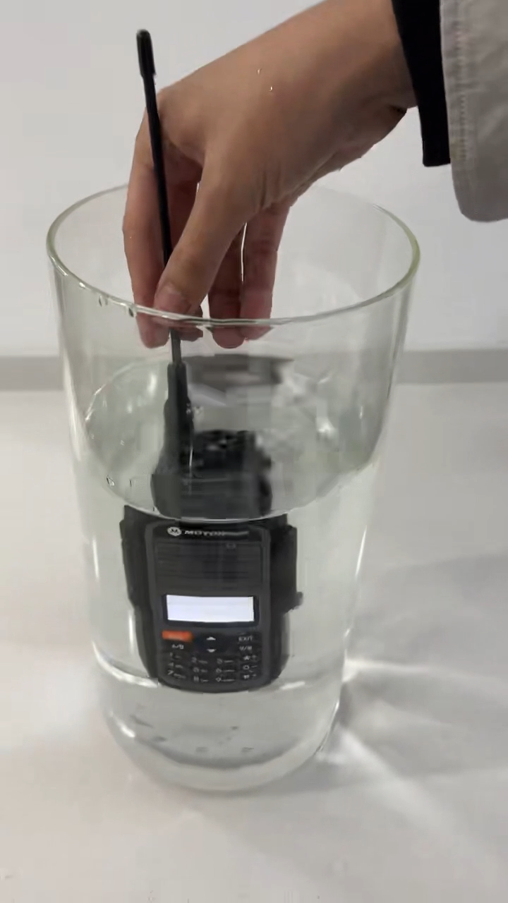 Motorola 410S Walkie Talkie Two Way Rado IP68 Waterproof Radio | 20KM Range 🌊 | 9800mAh 7-Day Battery🔋 | UHF/VHF Dual Band | Marine & Construction Ready 🏗️