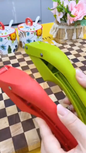 Stainless Steel Garlic Hand Press/Double-Layer Large Garlic Crusher/thickened Garlic Mincer/Easy Squeeze Kitchen Tool