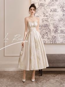 ชุดเดรสยาวคอวีแขนกุดเอวสูงพิมพ์ลายดอกไม้หรูหรา LA REINE ฤดูใบไม้ผลิ 2023 ชุดราตรียาวเอวเข้ารูปสำหรับผู้หญิงวัย 25-29 ปี