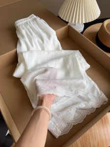 กางเกงขายาวทรงตรงผ้าลูกไม้ปักสีขาวสำหรับผู้หญิง กางเกงขายาวทรงหลวมบางสบาย ๆ สำหรับฤดูร้อน กางเกงขายาวทรงหลวมผ้าลินินกันแดด