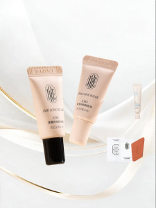 iore | Moisturizing & Long-lasting Foundation