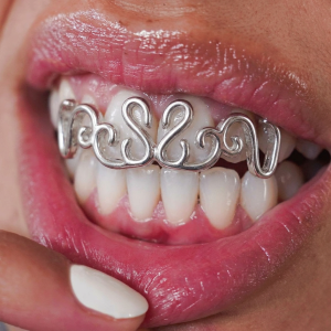 Hip-Hop Irregular Letter Four-Tooth Gold Teeth Halloween Personalized Braces Christmas Glossy Personalized Braces