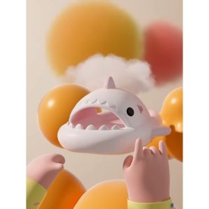 รองเท้าแตะพื้นยาง ลายน่ารักอย่างน้องฉลาม พร้อมสบาย สวมใส่สีที่สุด QLshop สำหรับส่งทั่วไทย