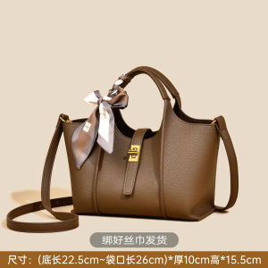 2025 New Fashion Commuter Womens Bag Simple Shoulder Crossbody Bag High Quality Handheld Vegetable Basket Subbag Soft PU Leather