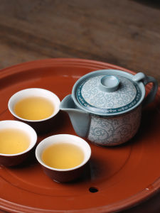 Artistic Ceramic Tea Pot Small Size Anti-Scalding Gongfu Tea Brewing Pot Traditional Chinese Style Dining Table Utensils